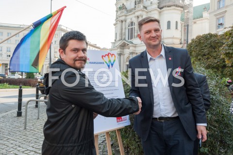  18.10.2018 WARSZAWA<br />PODPISANIE DEKLARACJI PROGRAM LGBT+<br />N/Z ANDRZEJ ROZENEK OKTAWIUSZ CHRZANOWSKI<br /> 