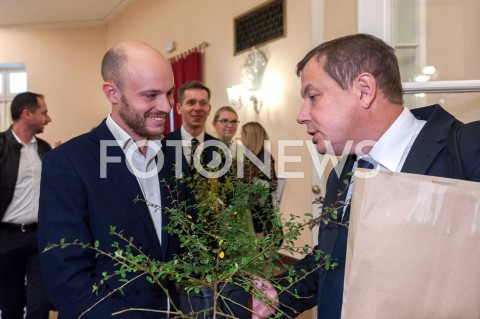  18.10.2018 WARSZAWA<br />PODSUMOWANIE KAMPANII WYBORCZEJ JANA SPIEWAKA POSIEDZENIE RADY WARSZAWY<br />N/Z JAN SPIEWAK JAROSLAW SZOSTAKOWSKI<br /> 