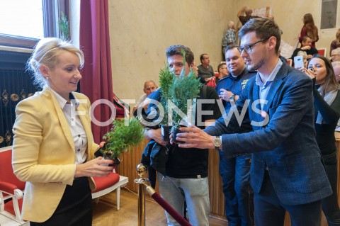  18.10.2018 WARSZAWA<br />PODSUMOWANIE KAMPANII WYBORCZEJ JANA SPIEWAKA POSIEDZENIE RADY WARSZAWY<br />N/Z KAROL PERKOWSKI ROSLINA W DONICZCE<br /> 