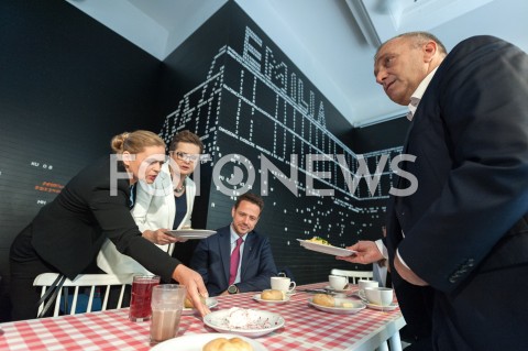 Liderzy Koalicji Obywatelskiej w barze mlecznym w Warszawie