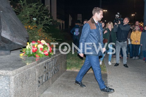  19.10.2018 WARSZAWA<br />ZLOZENIE WIENCA PRZEZ RAFALA TRZASKOWSKIEGO POD POMNIKIEM STEFANA STARZYNSKIEGO<br />N/Z RAFAL TRZASKOWSKI<br /> 