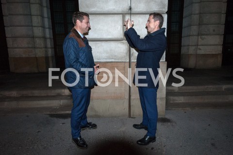  19.10.2018 WARSZAWA<br />ZLOZENIE WIENCA PRZEZ RAFALA TRZASKOWSKIEGO POD POMNIKIEM STEFANA STARZYNSKIEGO<br />N/Z RAFAL TRZASKOWSKI CEZARY TOMCZYK<br /> 