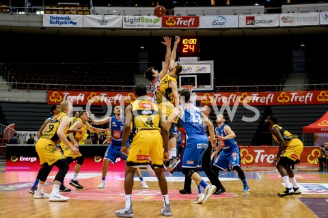  20.10.2018 GDANSK<br />
KOSZYKOWKA - ENERGA BASKET LIGA SEZON 2018/2019<br />
MECZ TREFL SOPOT - ANWIL WLOCLAWEK<br />
N/Z PIOTR SMIGIELSKI GRZEGORZ KULKA WALERIJ LICHODIEJ KAMIL LACZYNSKI<br />
 