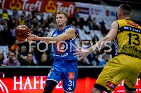  20.10.2018 GDANSK<br />
KOSZYKOWKA - ENERGA BASKET LIGA SEZON 2018/2019<br />
MECZ TREFL SOPOT - ANWIL WLOCLAWEK<br />
N/Z MATEUSZ KOSTRZEWSKI PORTRET<br />
 