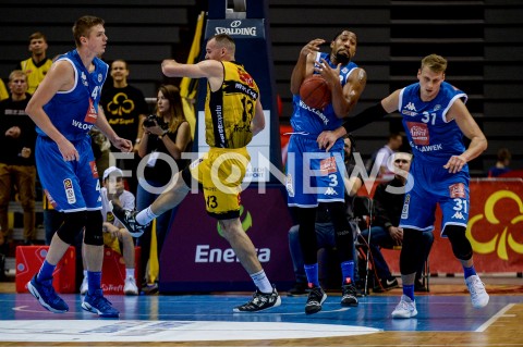  20.10.2018 GDANSK<br />
KOSZYKOWKA - ENERGA BASKET LIGA SEZON 2018/2019<br />
MECZ TREFL SOPOT - ANWIL WLOCLAWEK<br />
N/Z JAKUB PARZENSKI JAKUB MOTYLEWSKI CHASE SIMON MATEUSZ KOSTRZEWSKI<br />
 