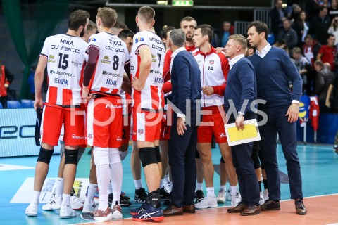  22.10.2018 RZESZOW<br />
SIATKOWKA PLUSLIGA 2018/2019 MEN VOLLEYBALL POLAND POLISH PLUS LIGA LEAGUE SEASON 2018/2019<br />
MECZ ASSECO RESOVIA RZESZOW - GKS KATOWICE <br />
N/Z ANDRZEJ KOWAL - I TRENER ( HEAD COACH ) MARCIN OGONOWSKI - II TRENER ( ASSISTANT COACH ) LUCIO ORO - II TRENER ( ASSISTANT COACH ) RAFAL BUSZEK SMUTEK PORAZKA PRZEGRANA EMOCJE <br />
 