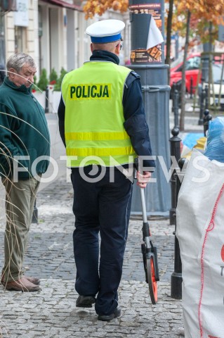 23.10.2018 WARSZAWA<br />ZDERZENIE TRAMWAJOW<br />N/Z POLICJANT NIOSACY DROGOMIERZ MIERNIK ODLEGLOSCI<br /> 