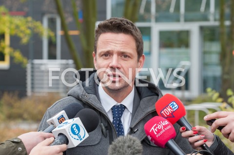  24.10.2018 WARSZAWA<br />KONFERENCJA PREZYDENTA ELEKTA RAFALA TRZASKOWSKIEGO NA BRODNIE<br />N/Z RAFAL TRZASKOWSKI<br /> 