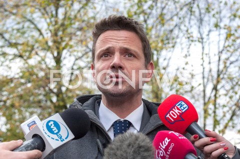  24.10.2018 WARSZAWA<br />KONFERENCJA PREZYDENTA ELEKTA RAFALA TRZASKOWSKIEGO NA BRODNIE<br />N/Z RAFAL TRZASKOWSKI<br /> 