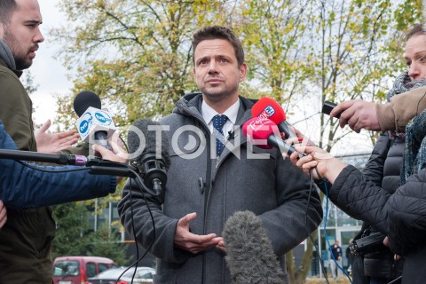  24.10.2018 WARSZAWA<br />KONFERENCJA PREZYDENTA ELEKTA RAFALA TRZASKOWSKIEGO NA BRODNIE<br />N/Z RAFAL TRZASKOWSKI<br /> 