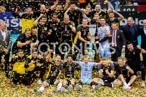  24.10.2018 GDANSK<br />
SIATKOWKA - FINAL SUPERPUCHARU POLSKI 2018<br />
MECZ TREFL GDANSK - PGE SKRA BELCHATOW<br />
N/Z PGE SKRA BELCHATOW RADOSC EMOCJE PUCHAR ZWYCIESTWO<br />
 