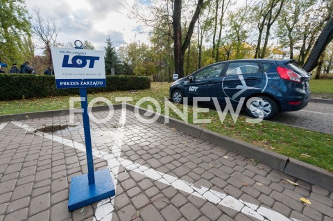  25.10.2018 WARSZAWA<br />KOLEJNY DZIEN STRAJKU PILOTOW I PERSONELU POKLADOWEGO POLSKICH LINII LOTNICZYCH LOT<br />N/Z NAPIS TABLICA PREZES ZARZADU SAMOCHOD MIEJSCE PARKINGOWE<br /> 