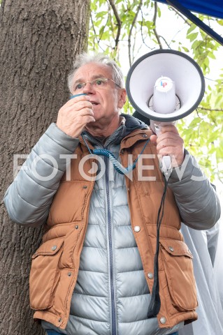  26.10.2018 WARSZAWA<br />DZIEWIATY DZIEN STRAJKU PRACOWNIKOW PLL LOT<br />N/Z ADAM RZESZOT SZEF ZWIAZKU ZAWODOWEGO PILOTOW PLL LOT<br /> 