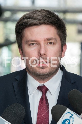  26.10.2018 WARSZAWA<br />DZIEWIATY DZIEN STRAJKU PRACOWNIKOW PLL LOT<br />N/Z ADRIAN KUBICKI RZECZNIK PLL LOT<br /> 