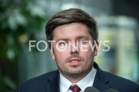  26.10.2018 WARSZAWA<br />DZIEWIATY DZIEN STRAJKU PRACOWNIKOW PLL LOT<br />N/Z ADRIAN KUBICKI RZECZNIK PLL LOT<br /> 