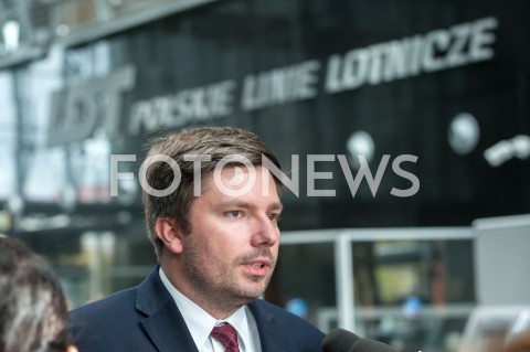  26.10.2018 WARSZAWA<br />DZIEWIATY DZIEN STRAJKU PRACOWNIKOW PLL LOT<br />N/Z ADRIAN KUBICKI RZECZNIK PLL LOT<br /> 