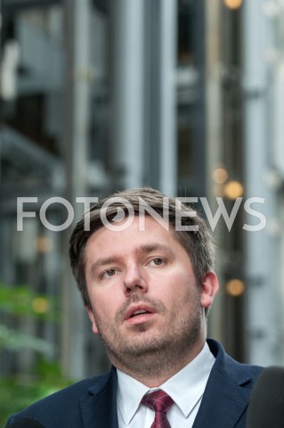  26.10.2018 WARSZAWA<br />DZIEWIATY DZIEN STRAJKU PRACOWNIKOW PLL LOT<br />N/Z ADRIAN KUBICKI RZECZNIK PLL LOT<br /> 