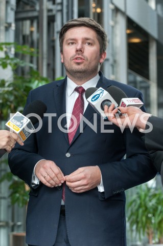  26.10.2018 WARSZAWA<br />DZIEWIATY DZIEN STRAJKU PRACOWNIKOW PLL LOT<br />N/Z ADRIAN KUBICKI RZECZNIK PLL LOT<br /> 