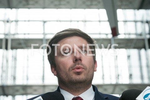  26.10.2018 WARSZAWA<br />DZIEWIATY DZIEN STRAJKU PRACOWNIKOW PLL LOT<br />N/Z ADRIAN KUBICKI RZECZNIK PLL LOT<br /> 