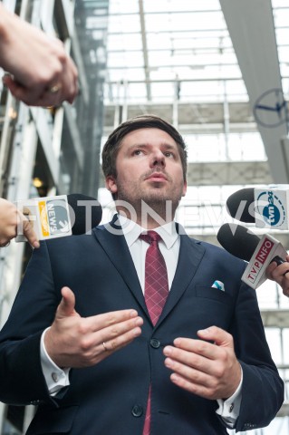  26.10.2018 WARSZAWA<br />DZIEWIATY DZIEN STRAJKU PRACOWNIKOW PLL LOT<br />N/Z ADRIAN KUBICKI RZECZNIK PLL LOT<br /> 