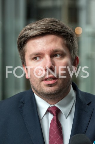  26.10.2018 WARSZAWA<br />DZIEWIATY DZIEN STRAJKU PRACOWNIKOW PLL LOT<br />N/Z ADRIAN KUBICKI RZECZNIK PLL LOT<br /> 