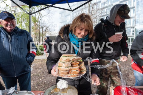  26.10.2018 WARSZAWA<br />DZIEWIATY DZIEN STRAJKU PRACOWNIKOW PLL LOT<br />N/Z UCZESTNICY WYDARZENIA KUCHNIA POSILEK<br /> 