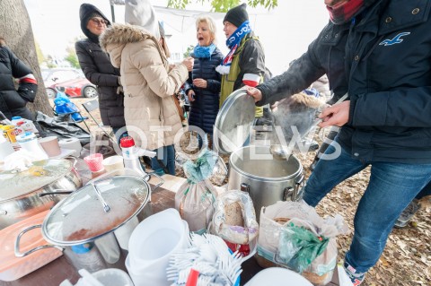  26.10.2018 WARSZAWA<br />DZIEWIATY DZIEN STRAJKU PRACOWNIKOW PLL LOT<br />N/Z UCZESTNICY WYDARZENIA KUCHNIA POSILEK<br /> 