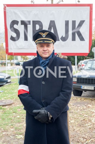  26.10.2018 WARSZAWA<br />DZIEWIATY DZIEN STRAJKU PRACOWNIKOW PLL LOT<br />N/Z LESZEK GRZESZCZYK KAPITAN PILOT<br /> 