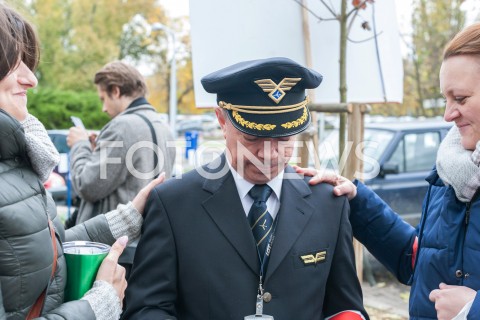  26.10.2018 WARSZAWA<br />DZIEWIATY DZIEN STRAJKU PRACOWNIKOW PLL LOT<br />N/Z IRENEUSZ DEBSKI KAPITAN PILOT<br /> 