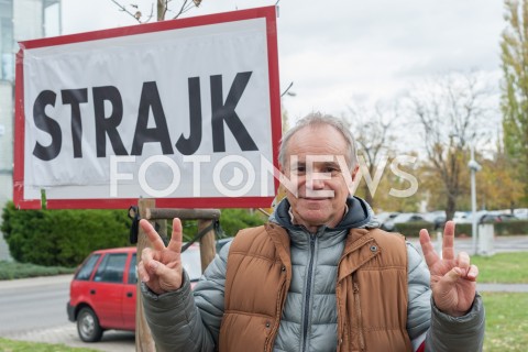  26.10.2018 WARSZAWA<br />DZIEWIATY DZIEN STRAJKU PRACOWNIKOW PLL LOT<br />N/Z ADAM RZESZOT SZEF ZWIAZKU ZAWODOWEGO PILOTOW PLL LOT<br /> 