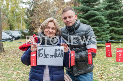  26.10.2018 WARSZAWA<br />DZIEWIATY DZIEN STRAJKU PRACOWNIKOW PLL LOT<br />N/Z MONIKA ZELAZIK PIOTR GOLABEK WICEPRZEWODNICZACY ZWIAZKU ZAWODOWEGO PERSONELU POKLADOWEGO I LOTNICZEGO<br /> 