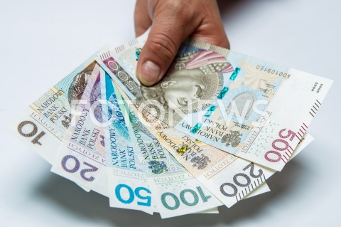  29.10.2018 RZESZOW<br />ZDJECIE ILUSTRACYJNE<br />PIENIADZE<br />N/Z BANKNOTY PIENIADZE<br /> 