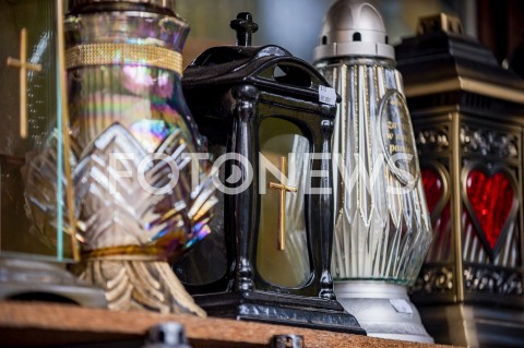  01.11.2018 GDANSK<br />DZIEN WSZYSTKICH SWIETYCH W GDANSKU<br />N/Z ZNICZE ZNICZ NA WYSTAWIE STOISKA<br /> 