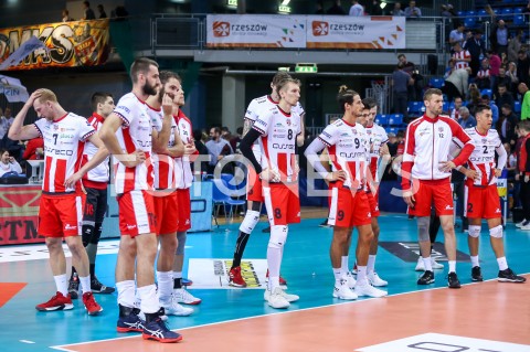  03.11.2018 RZESZOW <br />
SIATKOWKA PLUSLIGA 2018/2019 MEN VOLLEYBALL POLAND POLISH PLUS LIGA LEAGUE SEASON 2018/2019 <br />
MECZ ASSECO RESOVIA RZESZOW - MKS BEDZIN <br />
N/Z MARCIN MOZDZONEK JAKUB JAROSZ DAMIAN SCHULZ THIBAULT ROSSARD LUKASZ PERLOWSKI KAWIKA SHOJI SMUTEK PORAZKA PRZEGRANA EMOCJE SIATKARZY ASSECO RESOVII <br />
 