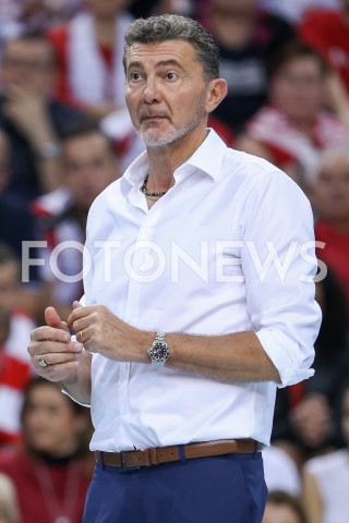  11.11.2018 RZESZOW <br />SIATKOWKA PLUS LIGA 2018/2019 MEN VOLLEYBALL POLAND POLISH PLUSLIGA LEAGUE SEASON 2018/2019 <br />MECZ ASSECO RESOVIA RZESZOW - ZAKSA KEDZIERZYN KOZLE<br />N/Z ANDREA GARDINI - I TRENER ( HEAD COACH ) SYLWETKA <br /> 