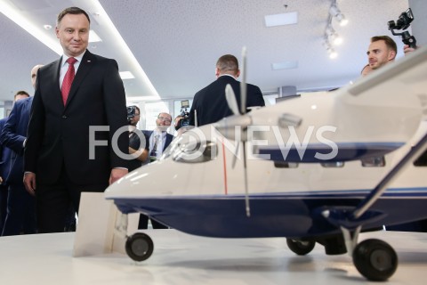  15.11.2018 JASIONKA G2A ARENA<br />KONGRES 590 <br />N/Z PREZYDENT RP ANDRZEJ DUDA STOISKO PZL MIELEC MODEL SAMOLOT PZL M-28 BRYZA SKYTRUCK<br /> 