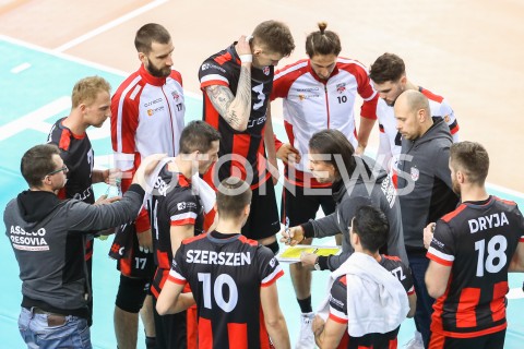  29.11.2018 RZESZOW<br />
SIATKOWKA MEZCZYZN<br />
KLUBOWE MISTRZOSTWA SWIATA 2018<br />
MENS CLUB VOLLEYBALL CHAMPIONSHIP POLAND 2018 <br />
MECZ ASSECO RESOVIA - TRENTINO VOLLEY <br />
N/Z THIBAULT ROSSARD GHEORGHE GHEORGE CRETU - I TRENER ( HEAD COACH ) JAKUB JAROSZ DAWID DRYJA <br />
 