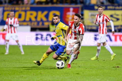  10.12.2018 GDYNIA<br />
PILKA NOZNA - EKSTRAKLASA SEZON 2018/2019<br />
MECZ ARKA GDYNIA - CRACOVIA<br />
N/Z NABIL AANKOUR DIEGO FERRARESSO<br />
 