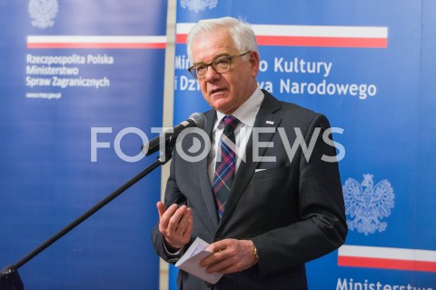  11.12.2018 WARSZAWA<br />PODPISANIE POROZUMIENIA O WSPOLPRACY W ZAKRESIE KULTURY POLSKIEJ ZA GRANICA<br />N/Z JACEK CZAPUTOWICZ<br /> 
