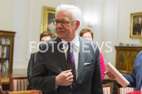  11.12.2018 WARSZAWA<br />PODPISANIE POROZUMIENIA O WSPOLPRACY W ZAKRESIE KULTURY POLSKIEJ ZA GRANICA<br />N/Z JACEK CZAPUTOWICZ<br /> 