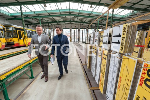  12.12.2018 WARSZAWA<br />INAUGURACJA AKCJI TRAMWAJ ROZNORODNOSCI<br />N/Z RAFAL TRZASKOWSKI WOJCIECH BARTELSKI<br /> 