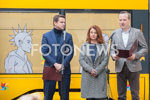  12.12.2018 WARSZAWA<br />INAUGURACJA AKCJI TRAMWAJ ROZNORODNOSCI<br />N/Z RAFAL TRZASKOWSKI WOJCIECH BARTELSKI<br /> 