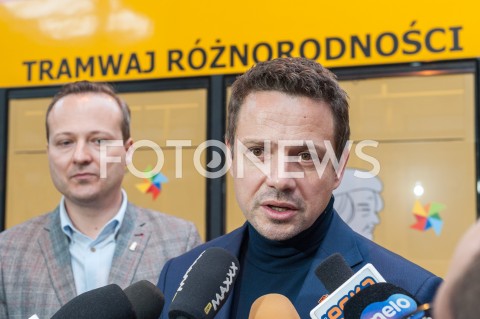  12.12.2018 WARSZAWA<br />INAUGURACJA AKCJI TRAMWAJ ROZNORODNOSCI<br />N/Z RAFAL TRZASKOWSKI WOJCIECH BARTELSKI<br /> 