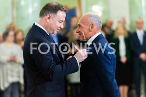  12.12.2018 WARSZAWA<br />WRECZENIE PRZEZ PREZYDENTA ZASLUZONYM DLA NIEPODLEGLEJ MEDALI STULECIA ODZYSKANEJ NIEPODLEGLOSCI<br />N/Z PREZYDENT RP ANDRZEJ DUDA CZESLAW LANG<br /> 