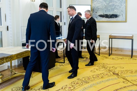  12.12.2018 WARSZAWA<br />WRECZENIE PRZEZ PREZYDENTA ZASLUZONYM DLA NIEPODLEGLEJ MEDALI STULECIA ODZYSKANEJ NIEPODLEGLOSCI<br />N/Z PREZYDENT RP ANDRZEJ DUDA STANISLAW KARCZEWSKI<br /> 