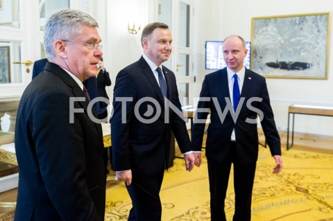  12.12.2018 WARSZAWA<br />WRECZENIE PRZEZ PREZYDENTA ZASLUZONYM DLA NIEPODLEGLEJ MEDALI STULECIA ODZYSKANEJ NIEPODLEGLOSCI<br />N/Z PREZYDENT RP ANDRZEJ DUDA STANISLAW KARCZEWSKI WOJCIECH KOLARSKI<br /> 