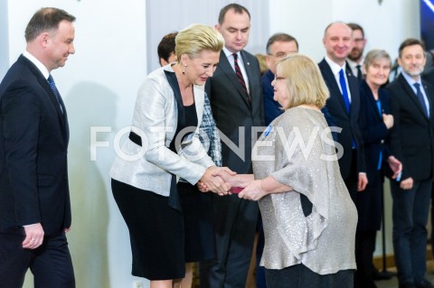  12.12.2018 WARSZAWA<br />WRECZENIE PRZEZ PREZYDENTA ZASLUZONYM DLA NIEPODLEGLEJ MEDALI STULECIA ODZYSKANEJ NIEPODLEGLOSCI<br />N/Z PREZYDENT RP ANDRZEJ DUDA STANISLAWA CELINSKA MROWIEC<br /> 