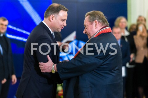  12.12.2018 WARSZAWA<br />WRECZENIE PRZEZ PREZYDENTA ZASLUZONYM DLA NIEPODLEGLEJ MEDALI STULECIA ODZYSKANEJ NIEPODLEGLOSCI<br />N/Z PREZYDENT RP ANDRZEJ DUDA JAN KOSCIUSZKO<br /> 