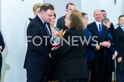  12.12.2018 WARSZAWA<br />WRECZENIE PRZEZ PREZYDENTA ZASLUZONYM DLA NIEPODLEGLEJ MEDALI STULECIA ODZYSKANEJ NIEPODLEGLOSCI<br />N/Z PREZYDENT RP ANDRZEJ DUDA JOZEF SKRZEK MUZYK<br /> 
