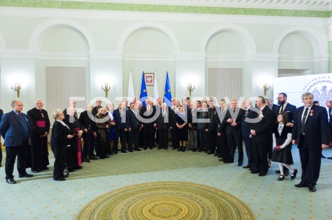  13.12.2018 WARSZAWA<br />WRECZENIE ODZNACZEN PANSTWOWYCH DZIALACZOM OPOZYCJI ANTYKOMUNISTYCZNEJ<br />N/Z PREZYDENT RP ANDRZEJ DUDA ODZNACZENI<br /> 
